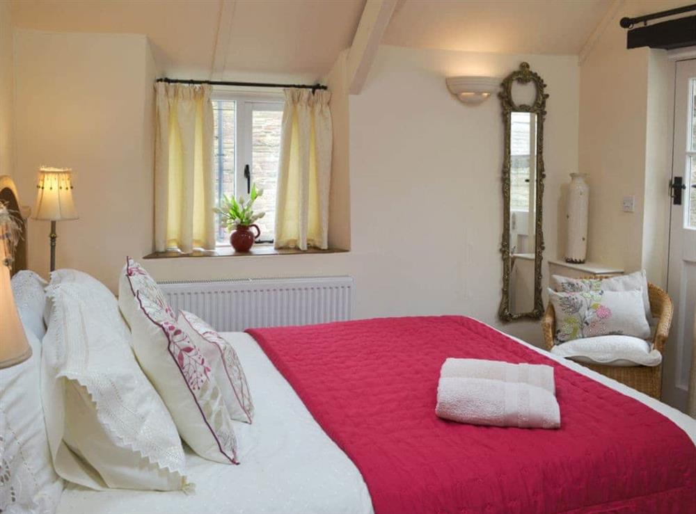 Comfy double bedroom at Meadow Mews in Chillington, near Kingsbridge, Devon