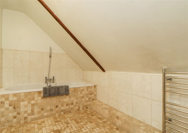 The bathroom (photo 2) at Meadow Thatch, Cockington