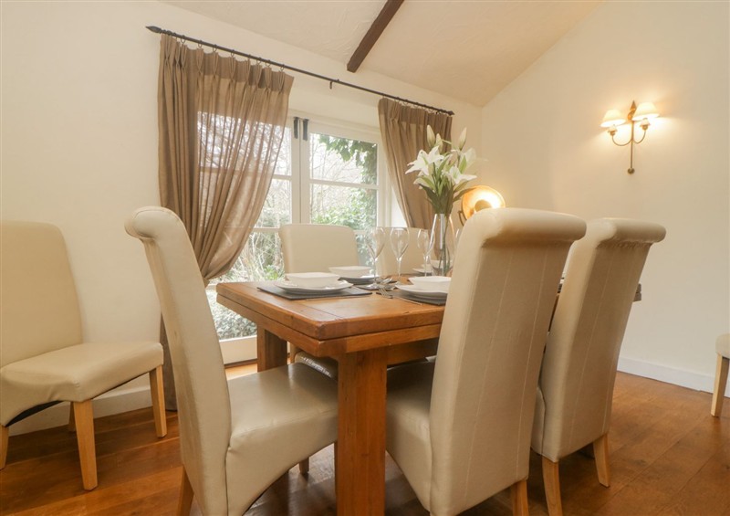 The dining area at Meadow Thatch, Cockington