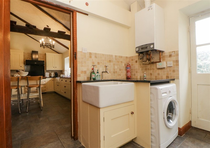 The kitchen (photo 2) at Meadow Thatch, Cockington