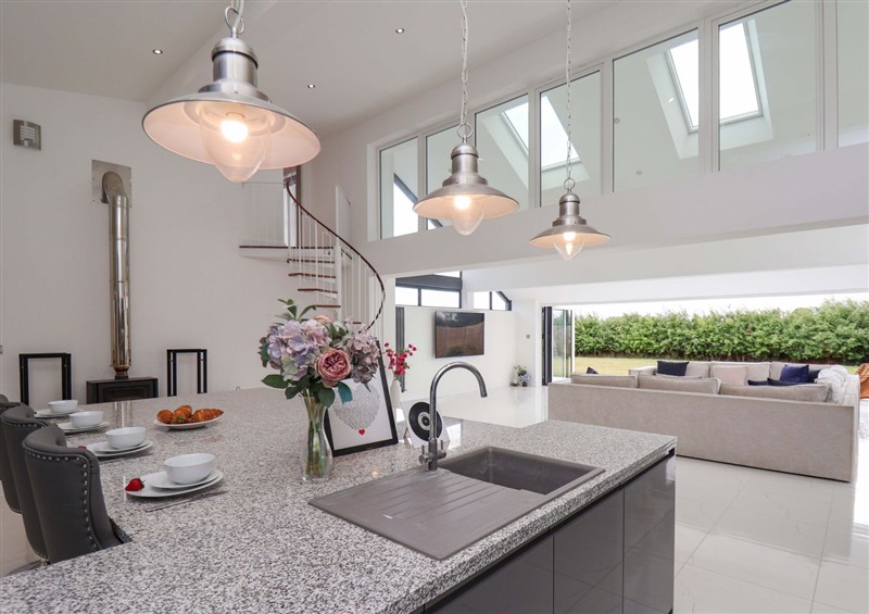 Kitchen (photo 3) at Meadow View, Beverley near Walkington