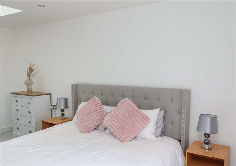 One of the 5 bedrooms (photo 2) at Meadow View, Beverley near Walkington