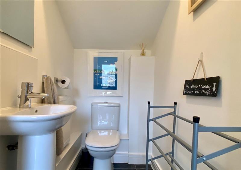 The bathroom at Meadow View, Grampound