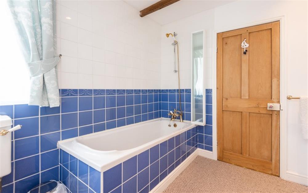 The family bathroom at Meadow View in Slapton