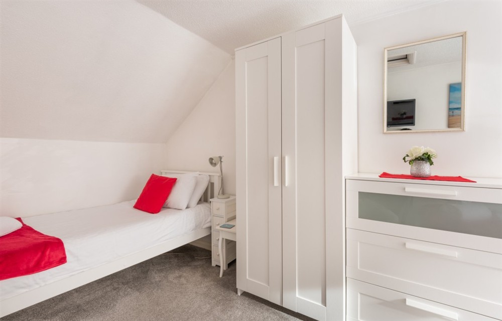 One of the 2 bedrooms (photo 2) at Meadowcroft in Looe