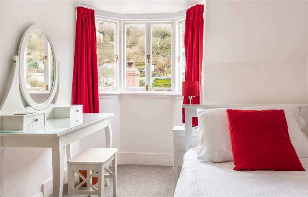 One of the bedrooms (photo 2) at Meadowcroft in Looe