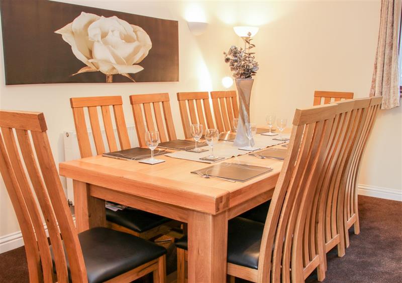 This is the dining room at Meadowfall at Shatterford Lakes, Shatterford