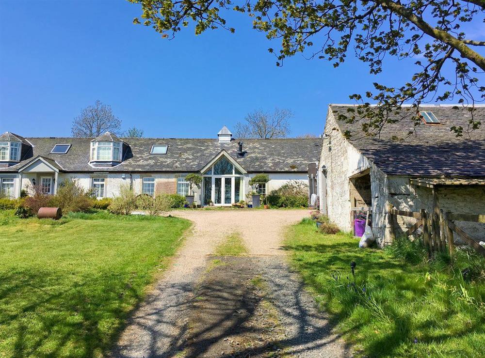 Meadowland Farm in Stewarton, near Newton Mearns, Ayrshire sleeps 10