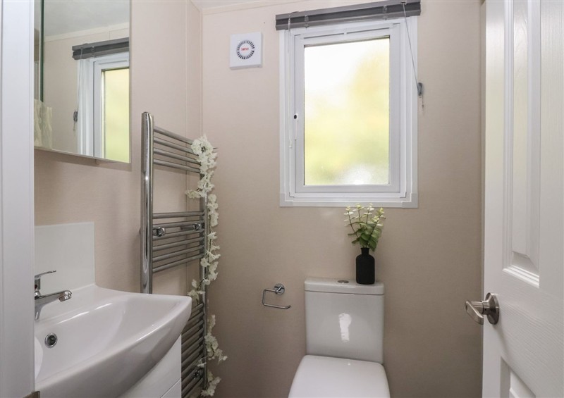 The bathroom at Meadows Park 1, Great Hatfield near Hornsea