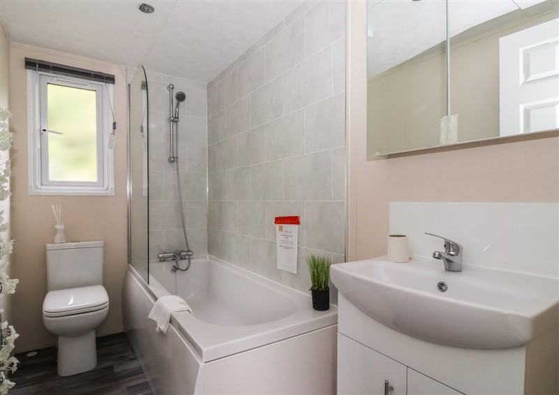 This is the bathroom at Meadows Park 1, Great Hatfield near Hornsea