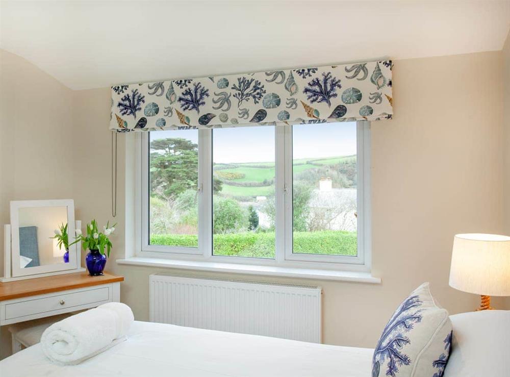 Twin bedroom (photo 2) at Meadowside in St Mawes, Cornwall
