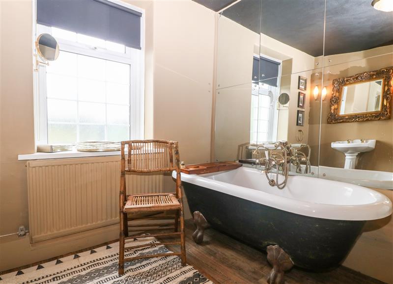 The bathroom (photo 2) at Meifod Country House, Bontnewydd