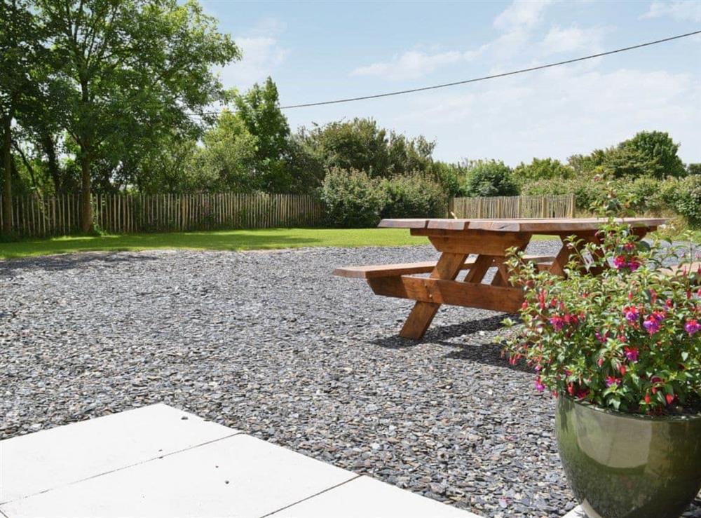 Sitting-out-area at Meillion Cottage in Letterston, near Fishguard, Dyfed