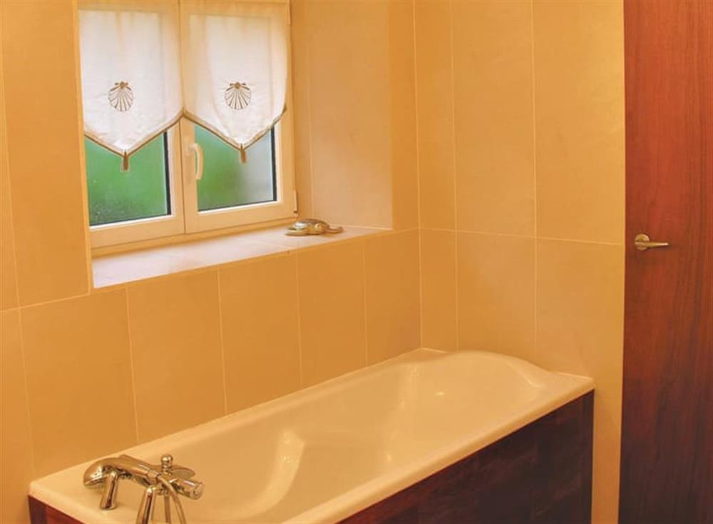 Bathroom (photo 2) at Melen Gwenn in Bénodet, Finistère, France