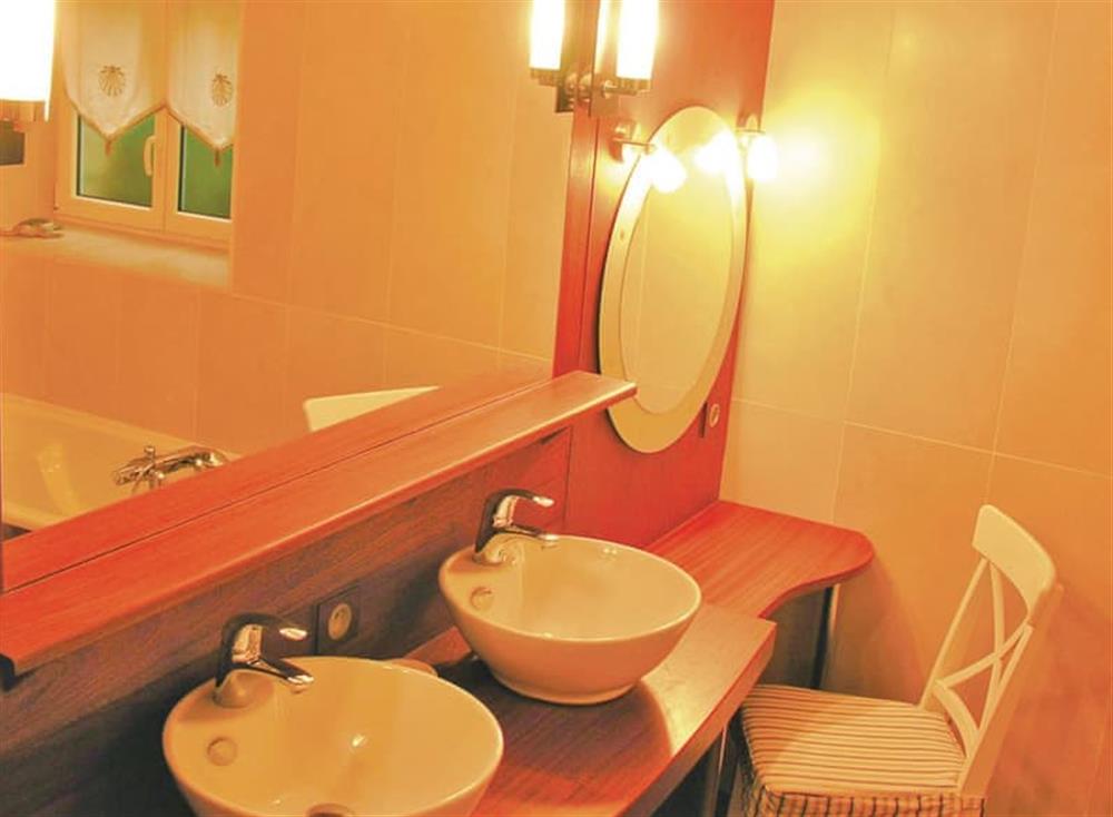 Bathroom at Melen Gwenn in Bénodet, Finistère, France