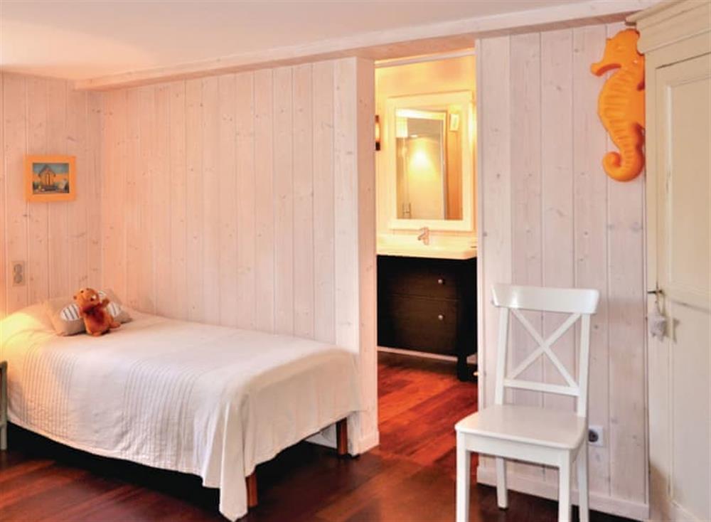 Bedroom (photo 3) at Melen Gwenn in Bénodet, Finistère, France