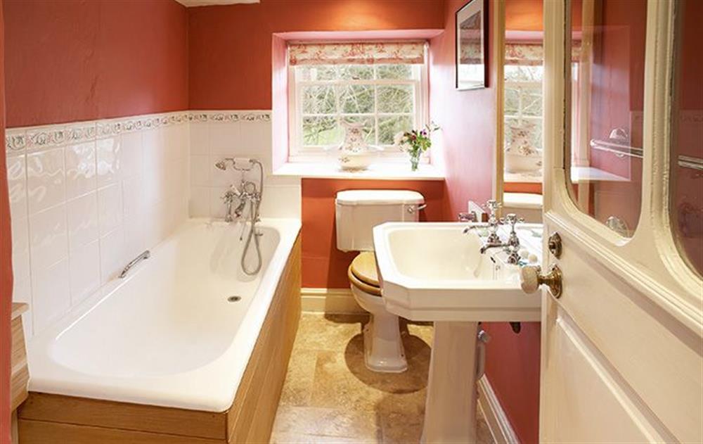 The en-suite bathroom to the Victorian bedroom at Melmerby Hall, Melmerby