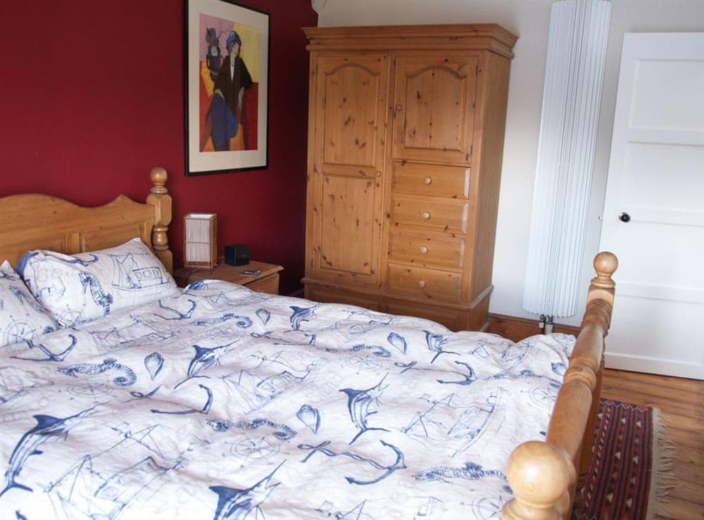 Relaxing double bedroom at Neuadd, 
