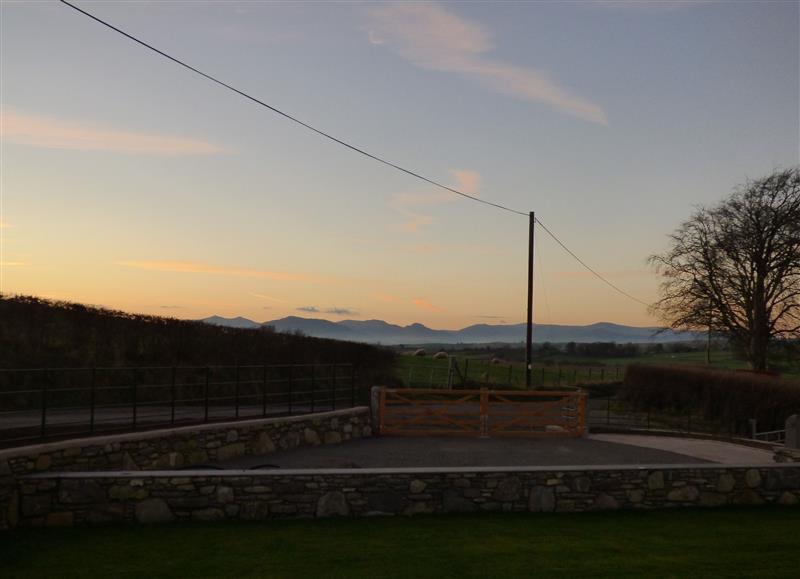 The setting around Merddwr