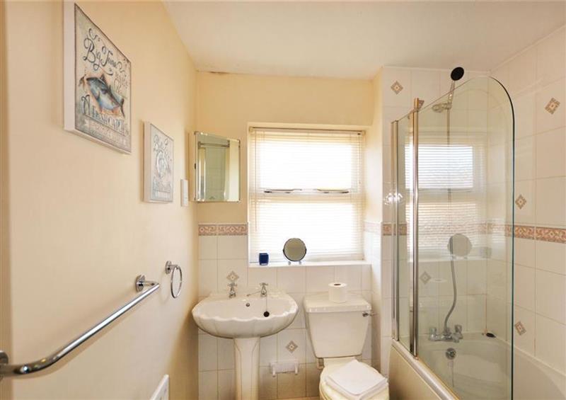This is the bathroom at Mermaid House, Brewers Quay Harbour