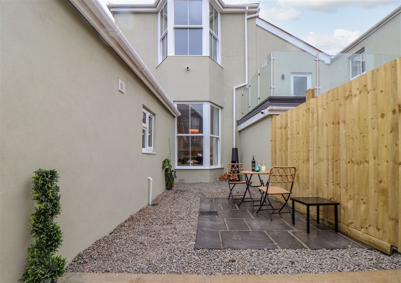 The patio at Mews Retreat, Camborne