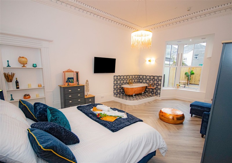 This is a bedroom (photo 2) at Mews Retreat, Camborne
