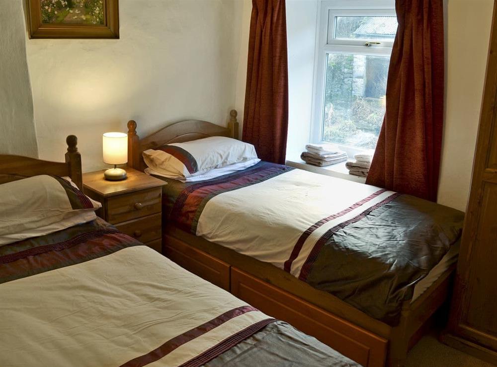 Cosy twin bedroom at Michill Cottage in Castleton, near Hope, Derbyshire, England