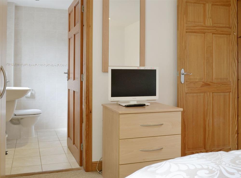 Spacious en-suite double bedroom at Mickle Hill Mews in Gargrave, near Skipton, North Yorkshire