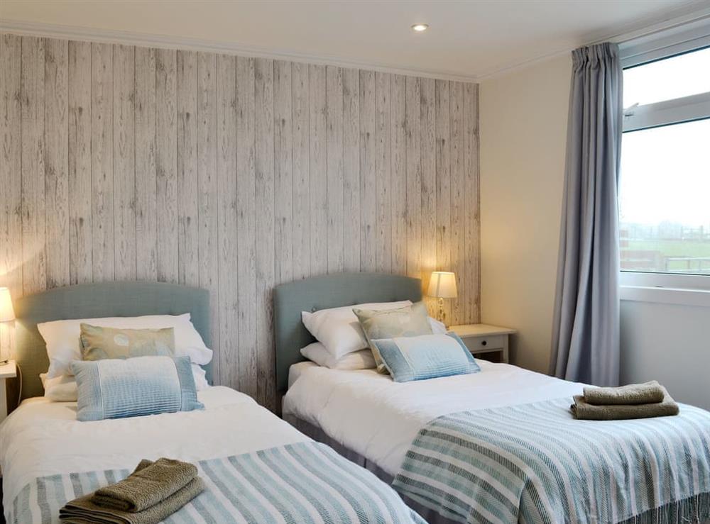 Comfy twin bedroom at Mid Bishopton Cottage, 