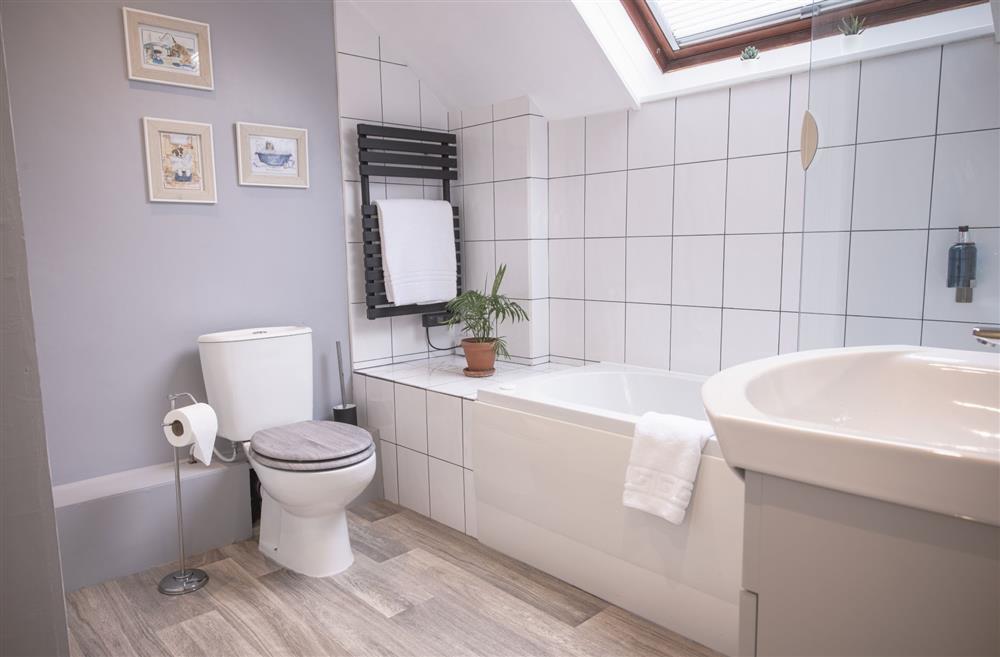The light and airy en-suite bathroom at Middehus, Leyburn, North Yorkshire