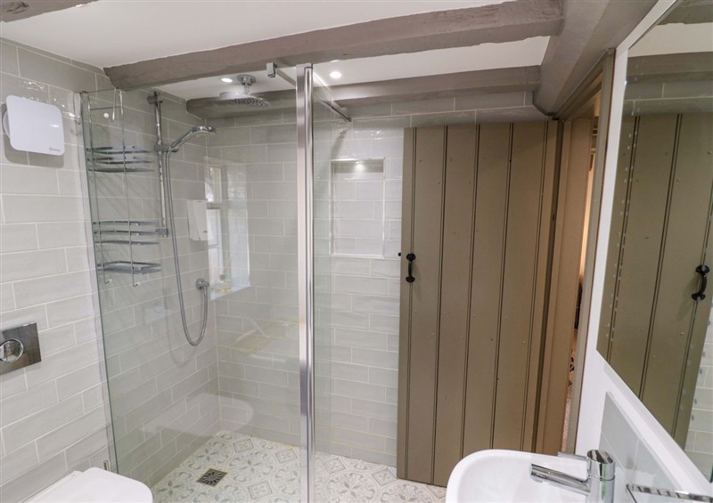 The bathroom at Middle Cottage, Ludlow