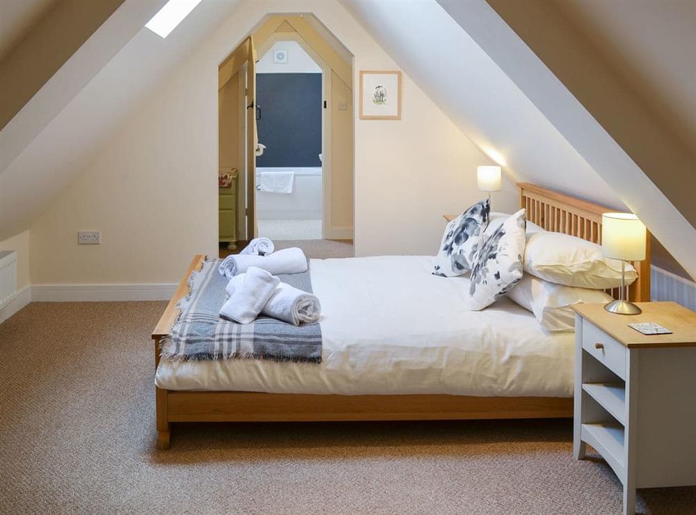 Delightful and romantic double bedroom with en-suite at Middle Cottage in Shilbottle, near Alnwick, Northumberland