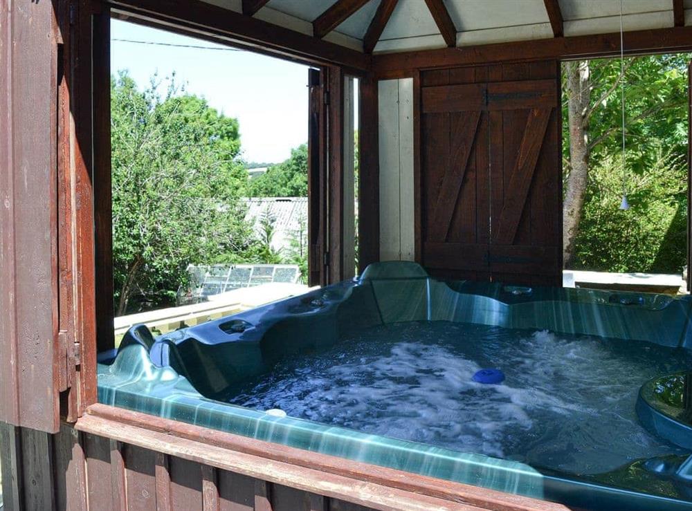 Hot tub at Brambley Meadow, 