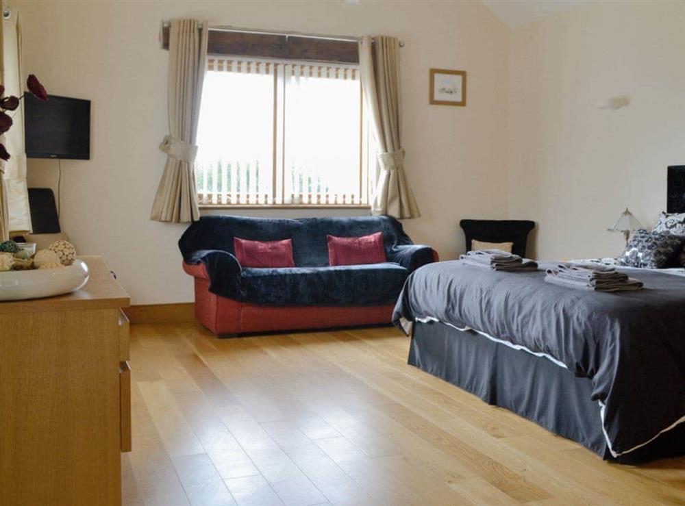 Spacious, comfortable double bedroom at Blackberry Barn, 