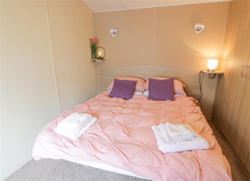 One of the 2 bedrooms at Middlemuir Retreat, Tarbolton