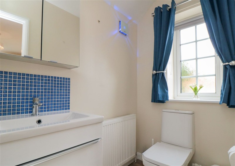 Bathroom at Midsummer Cottage, Thornton Dale