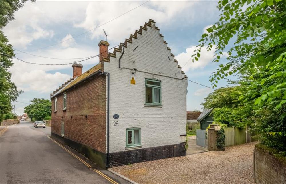 Mill Cottage approach from Northfield Road