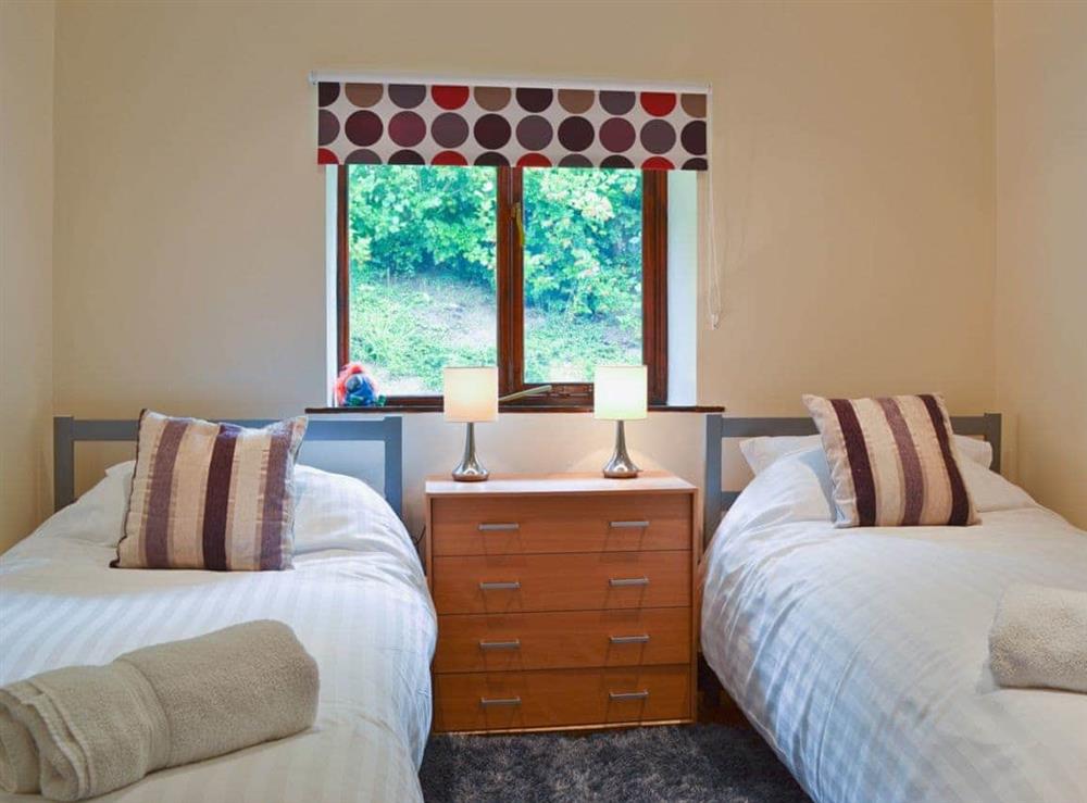Twin bedroom at Oak View Cottage, 