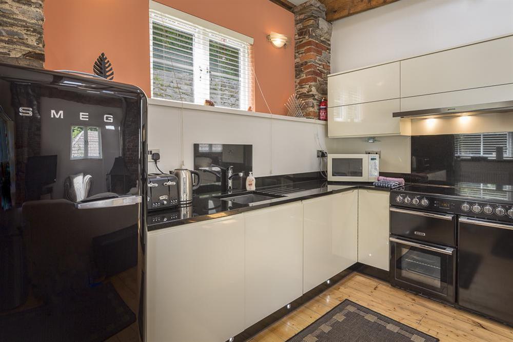 Well equipped kitchen with range cooker at Mill Grange in , Dartmouth