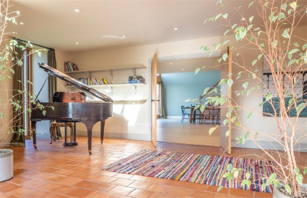 Entrance hall with piano