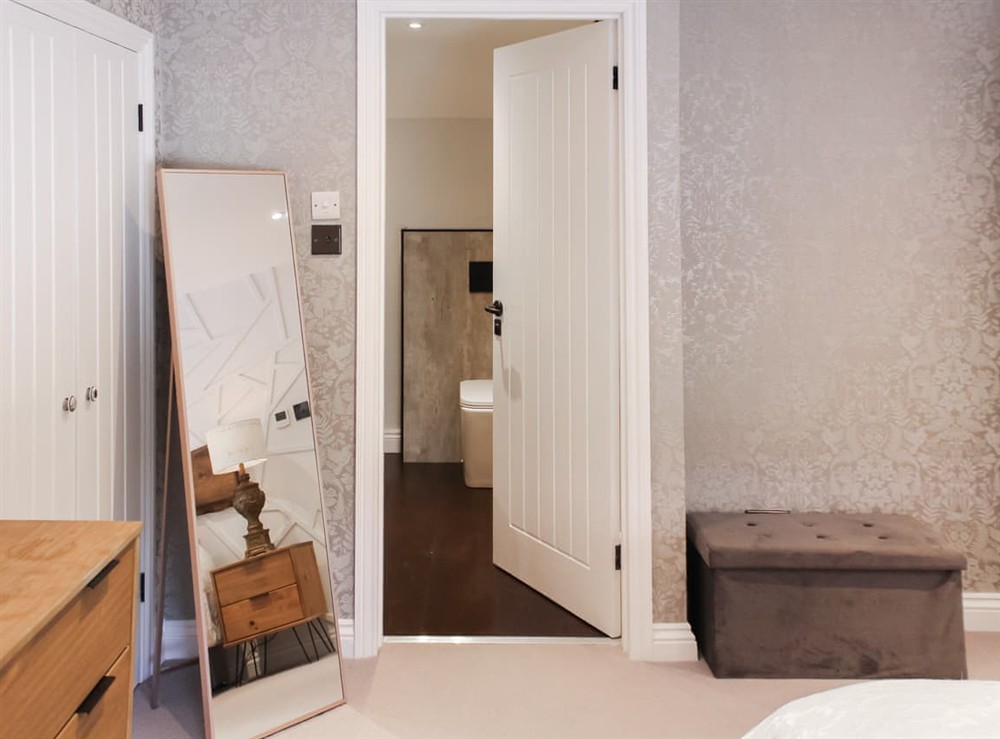 Double bedroom (photo 4) at Mill House in Falmouth, Cornwall