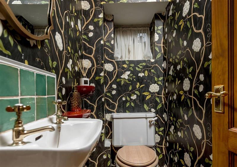 Bathroom at Mill Stream Cottage, Lower Slaughter