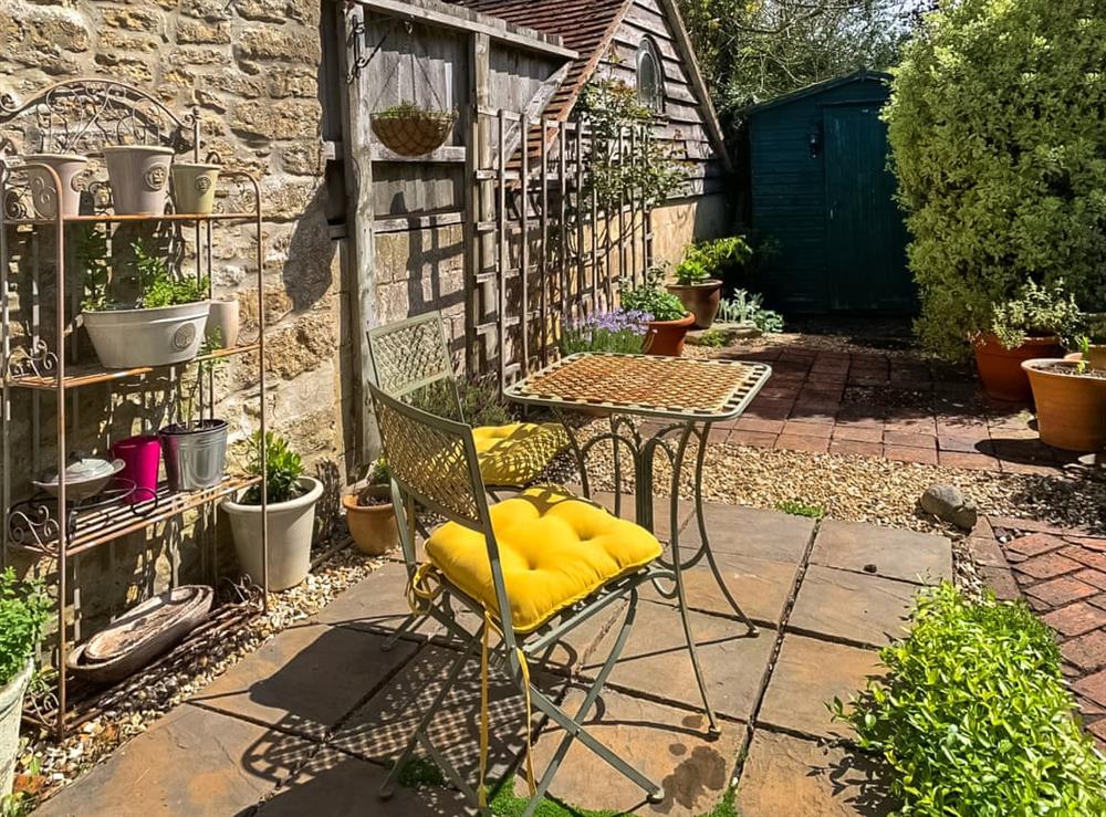 Sitting-out-area at Mill View Cottage in West Stour, nr Gillingham, Dorset