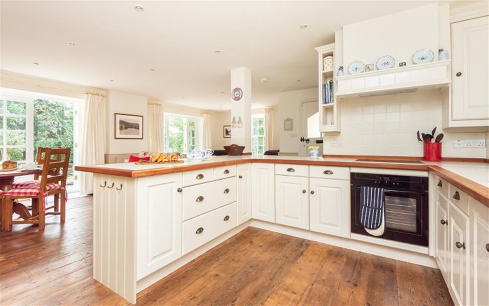 Spacious kitchen-perfect for those who love to cook on holiday at Millbay Cottage in East Portlemouth