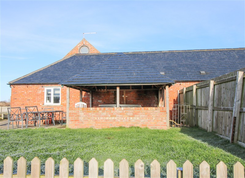 Enjoy the garden at Millstone Cottages - Granary Cottage, Westbury