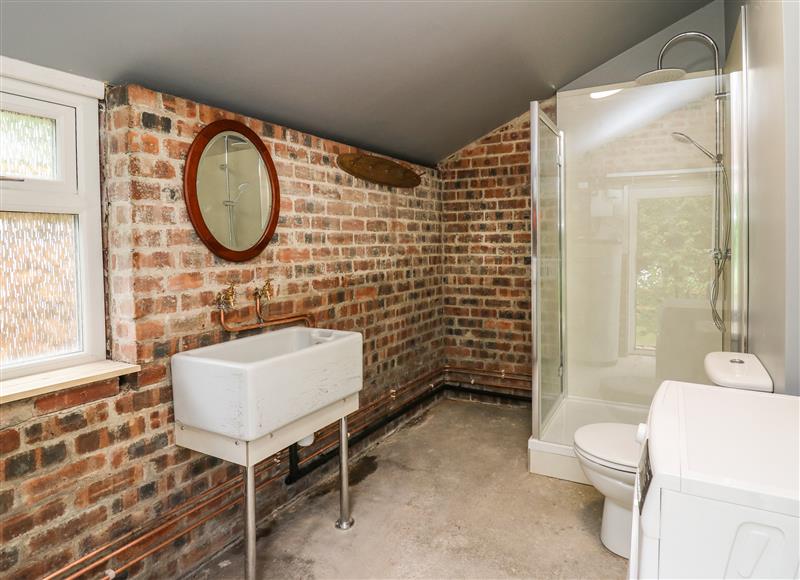 The bathroom (photo 2) at Min Y Nant, Llanerfyl near Llangadfan