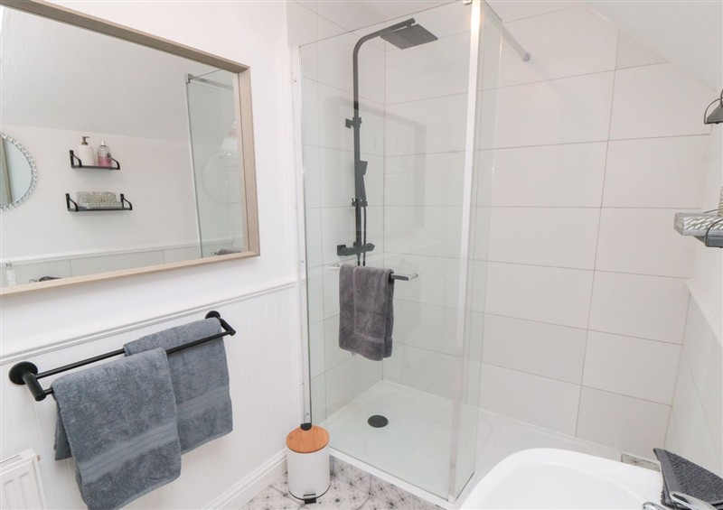 Bathroom at Minns Cottage, Snainton