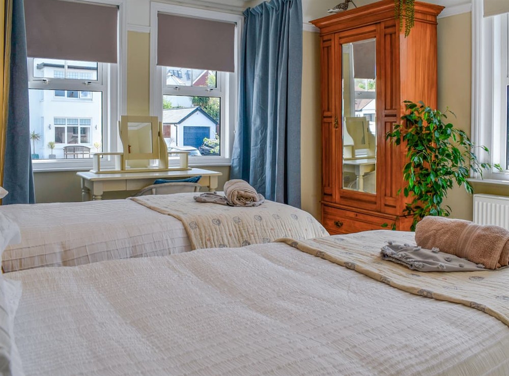 Twin bedroom