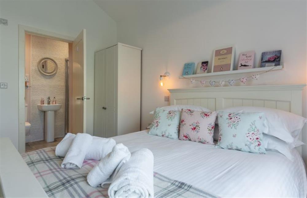 Bedroom one with 5’ double bed at Miss Fishers, Port Isaac