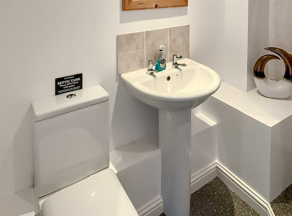 Bathroom at Mistletoe Cottage in Burnham-on-sea, Somerset